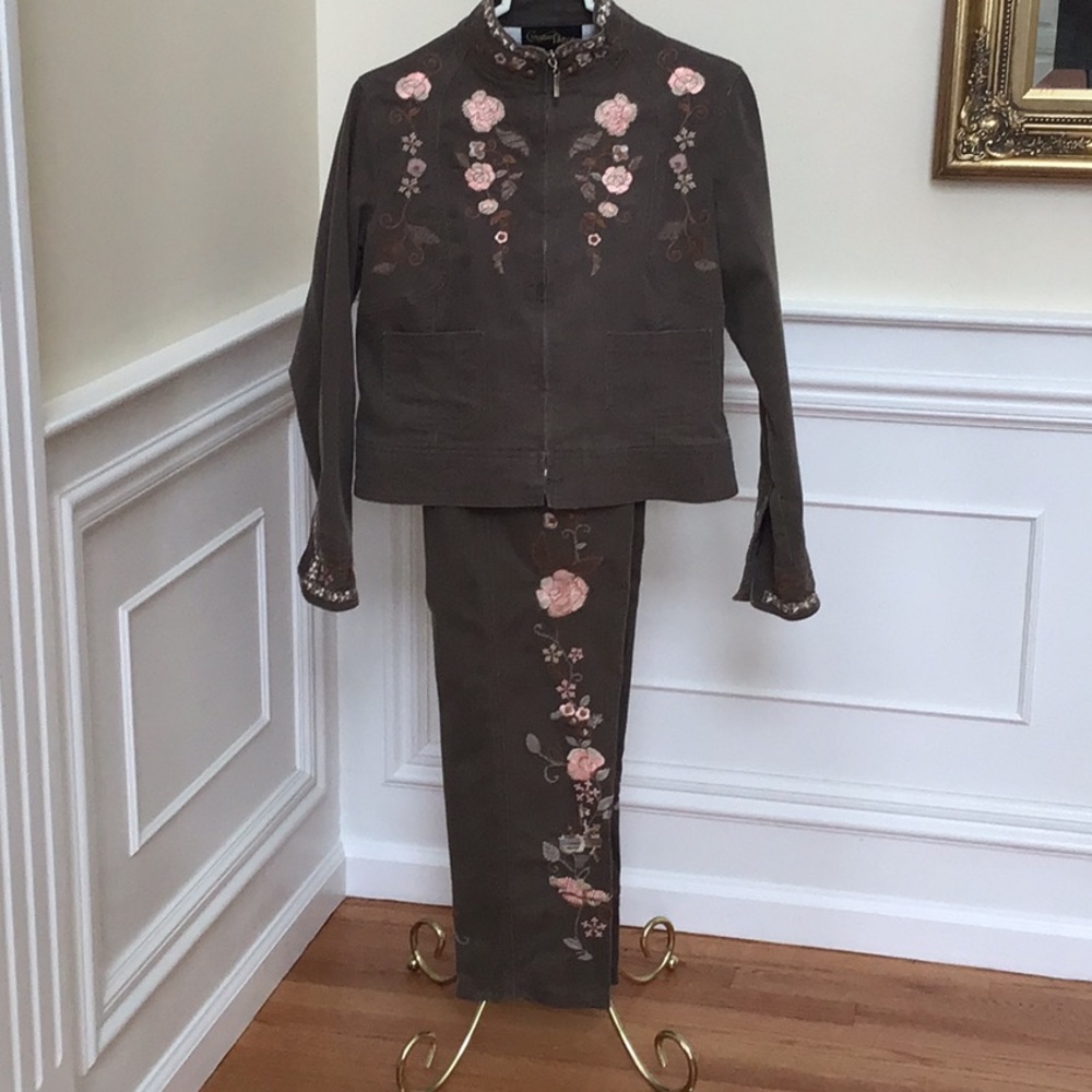 Pant suit